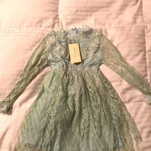 Lace Dress Size 4(fits small)